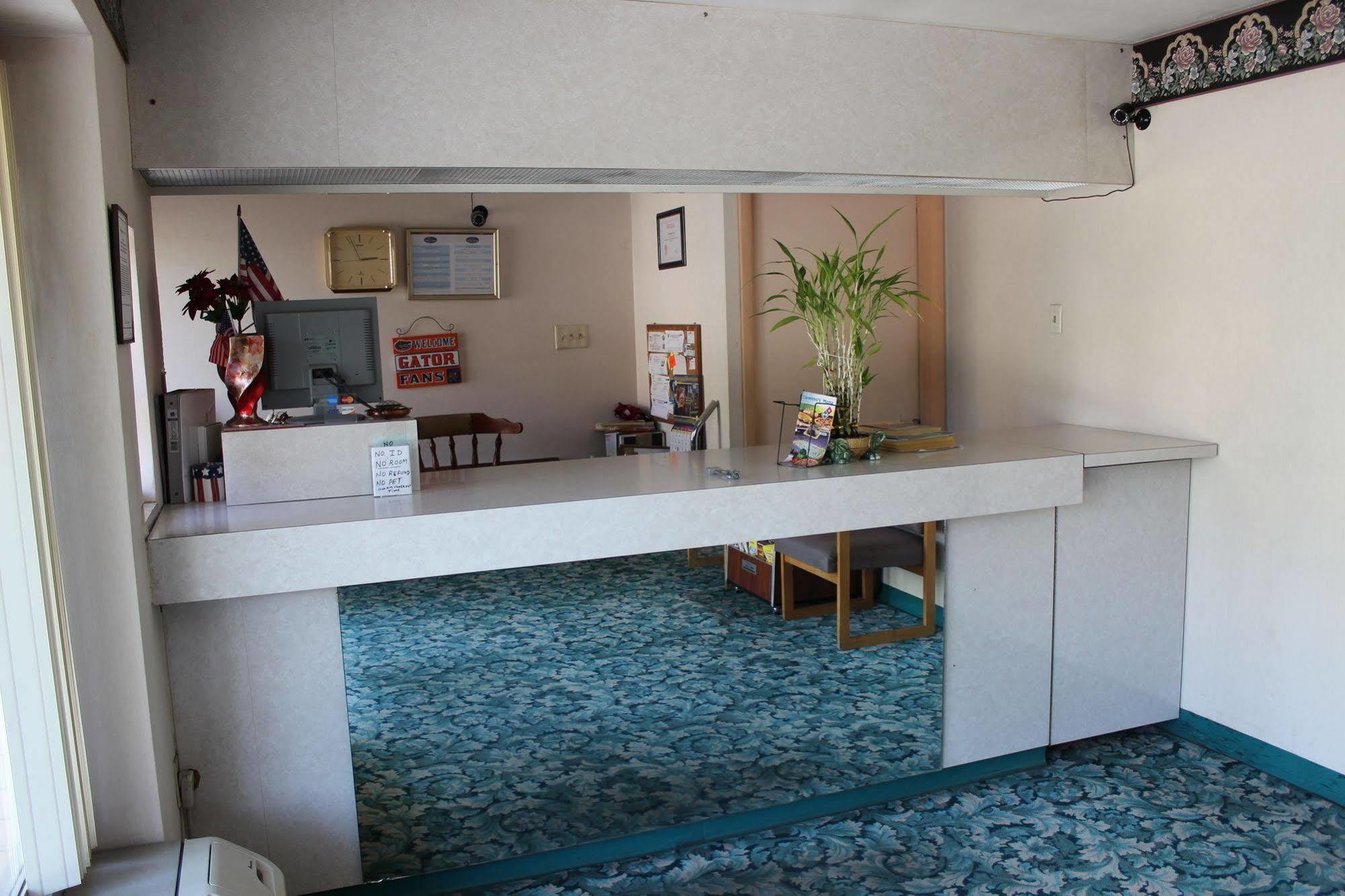 Travelers Inn גיינסוויל מראה חיצוני תמונה