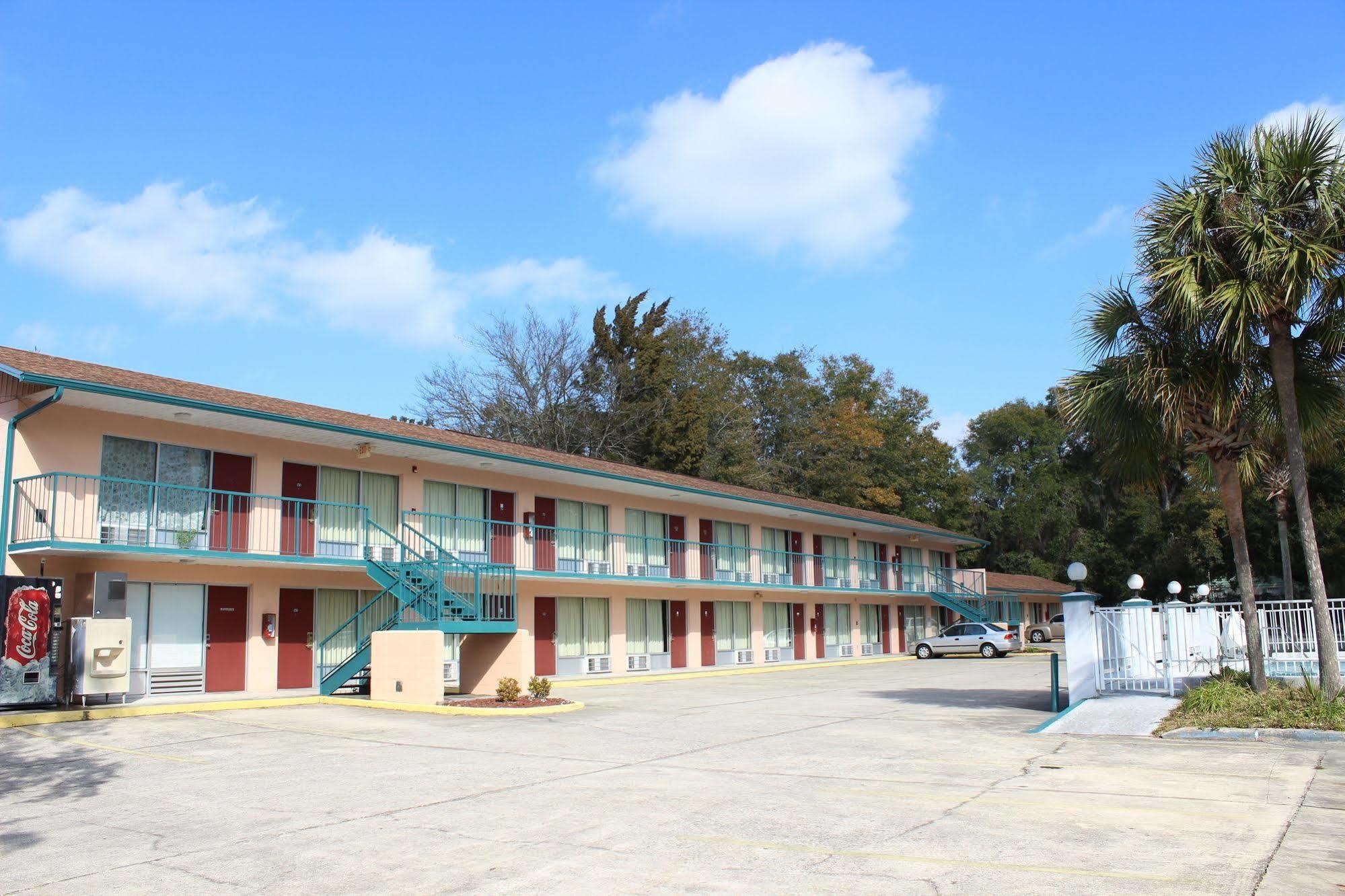Travelers Inn גיינסוויל מראה חיצוני תמונה